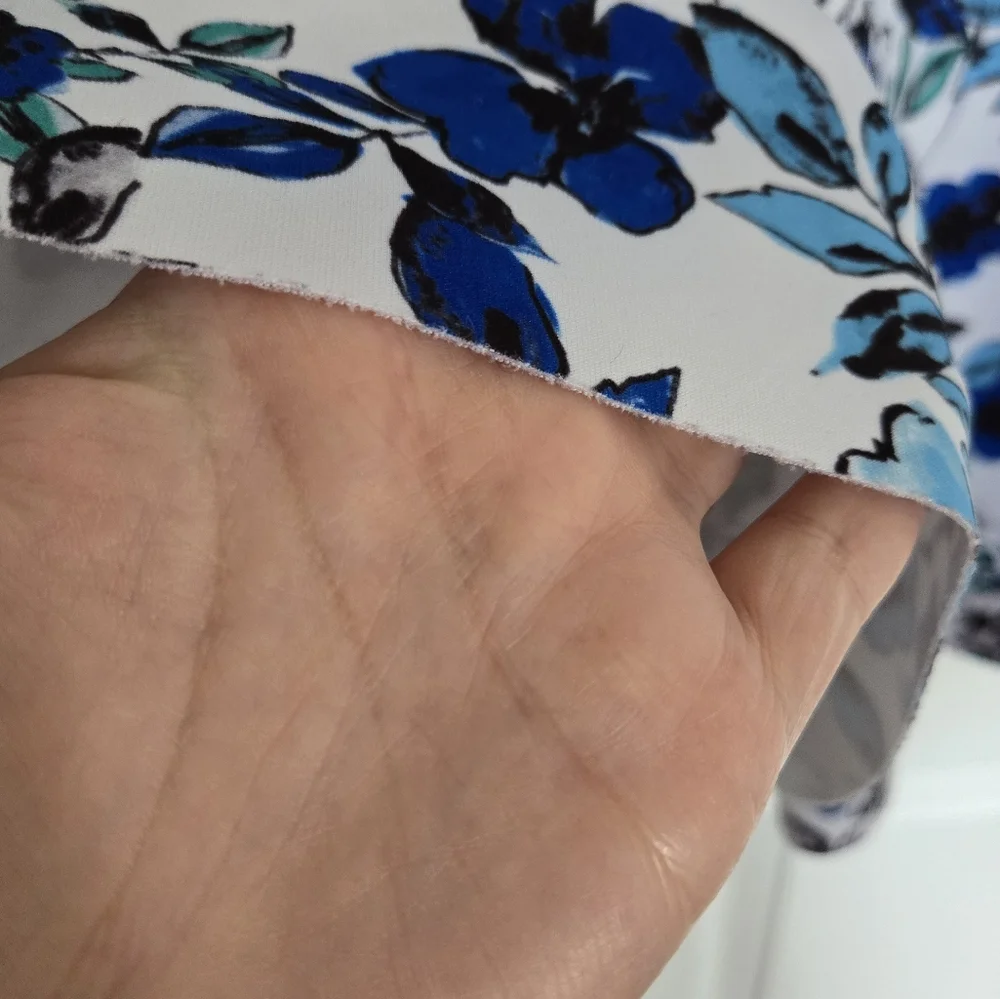 Torrid Blue Flower Skirt Size 0X Floral Pleated Spring Summer